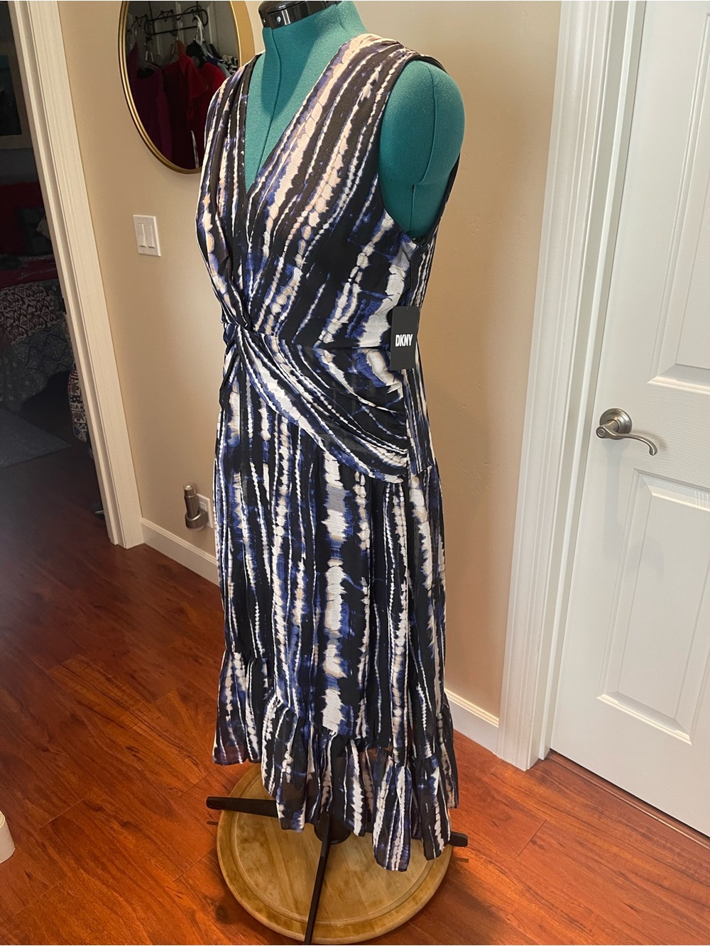 Dkny Navy and White Tie-Dye Twist-Waist Midi Dress - Picture 14 of 16